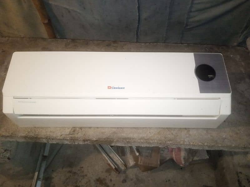 1 5 ton ac dawlance non inverter good condition 1