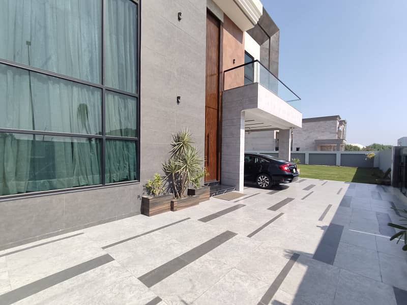 One Kanal Upper Portion With One Kanal Lawn Available For Rent In DHA Phase 7 0