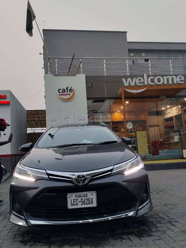 Toyota Altis Grande 2018 4