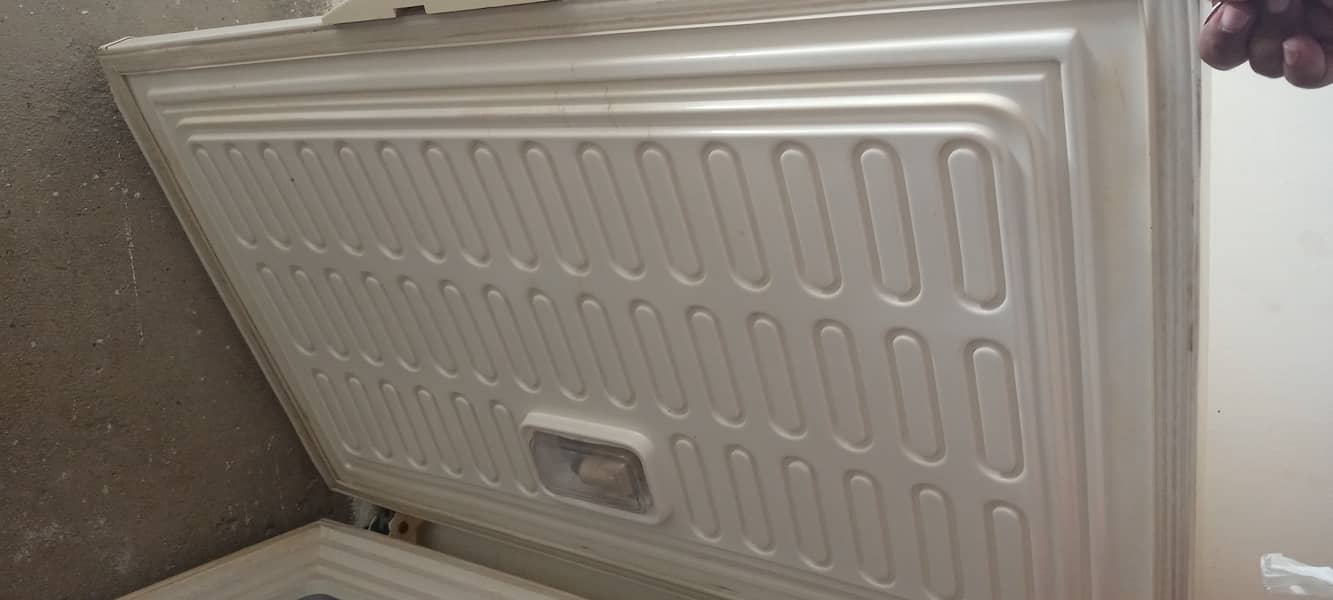 Waves Deep Freezer For Sale 0