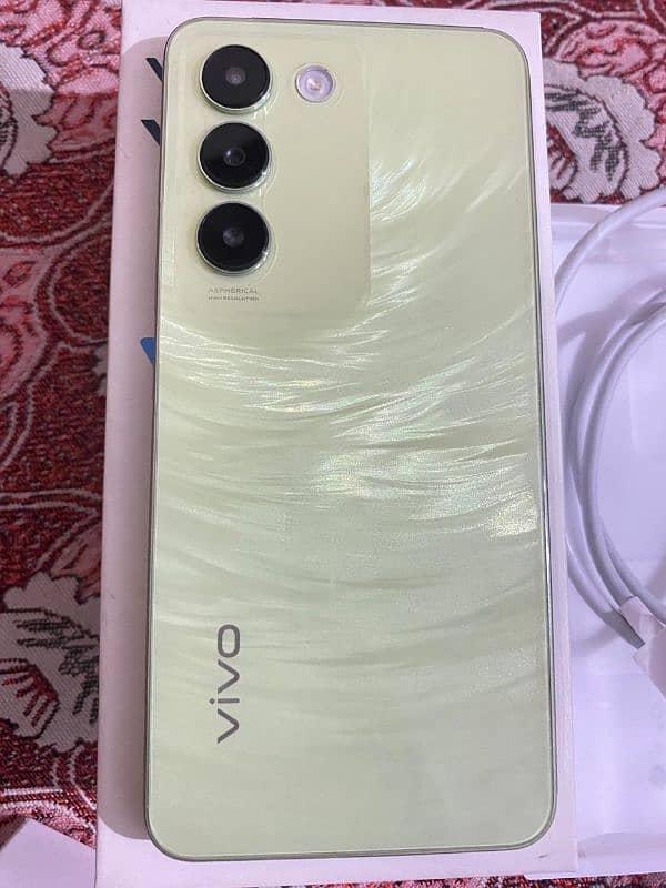 Vivo Y100 0