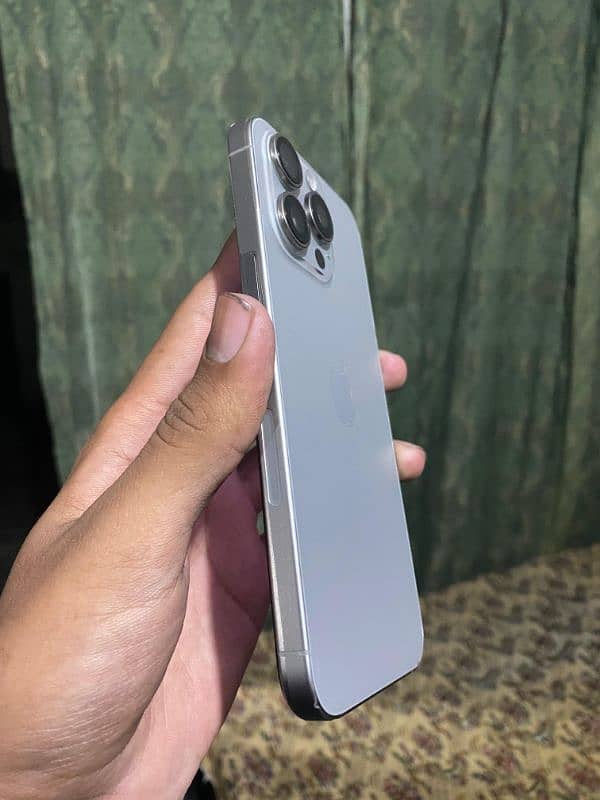 Apple iphone 15 Pro Max Natural titanium 9