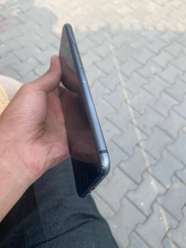 Iphone 8 Plus Factory Unlock All okay Panel Chanje And Back Crack 2