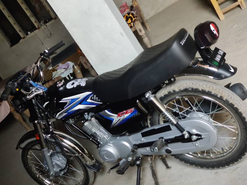 Honda 125 2025 mo 8