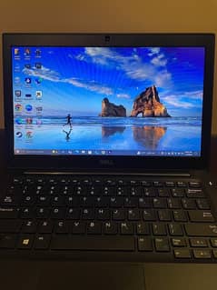 dell laptop core. i7 8th generation best condition