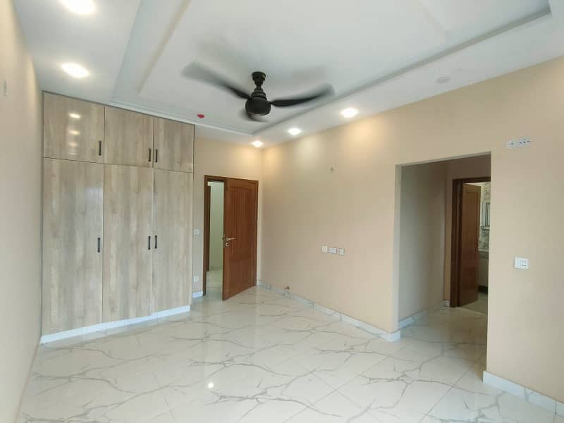 20-Marla Upper Portion for Rent in DHA Ph-7 Lahore Owner Built House. 11