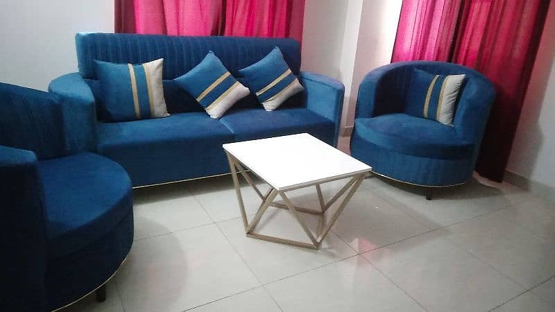 5 seater sofa 2 month use 0