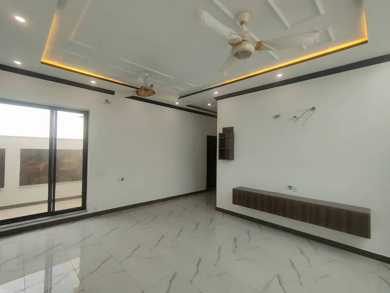 40-Marla Brand New Upper Portion for Rent in DHA Ph-7 Lahore Owner Built House. 6