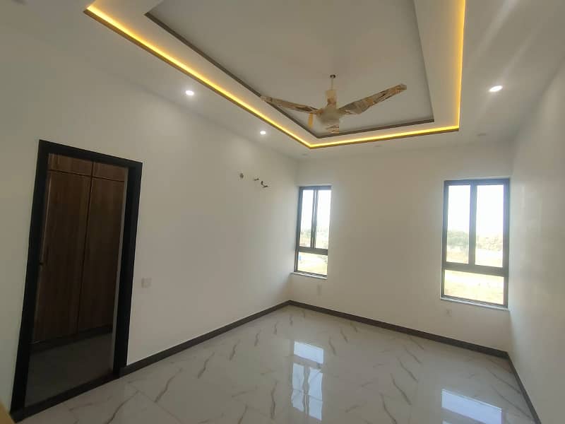 40-Marla Brand New Upper Portion for Rent in DHA Ph-7 Lahore Owner Built House. 17