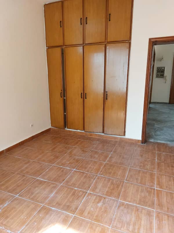 20-Marla Full House for Rent in DHA Ph-1 Lahore Owner Built House. 34