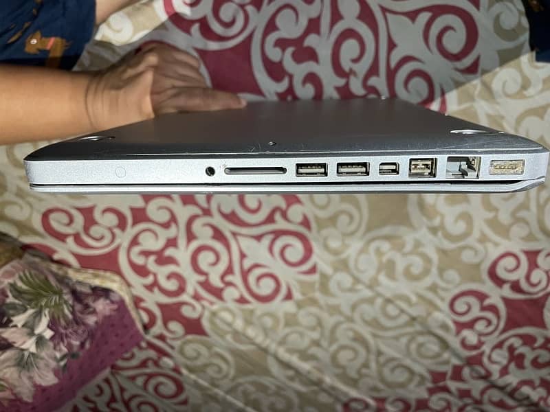 MacBook Pro 7 2010 3