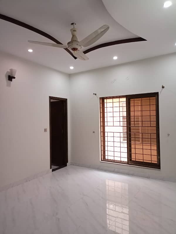 10 marla upar portion available for rent 1