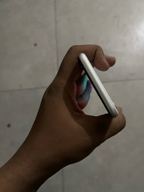 iPhone se2020 64gb 4month sim working factory unlock 4