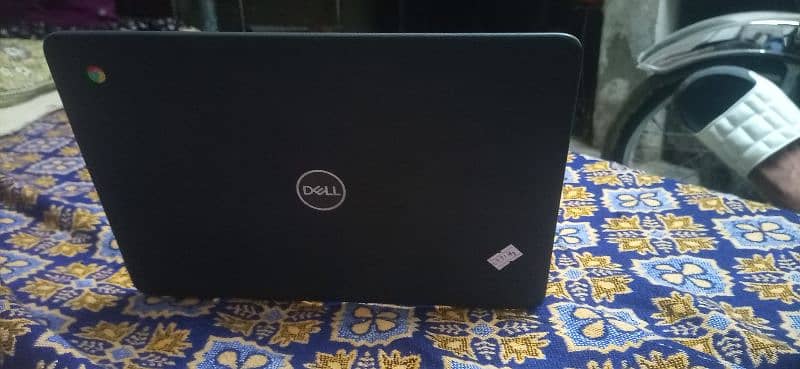 Dell Chromebook ram 4 GB Hard 16 GB 2