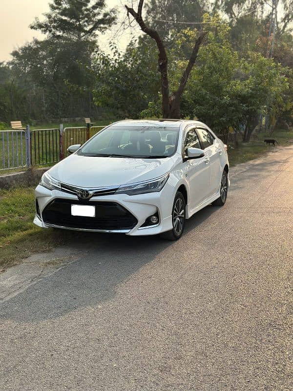 Toyota Altis Grande 2022 1