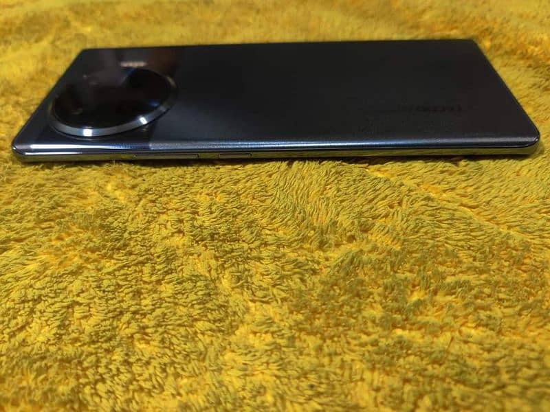 Tecno spark 20 pro Plus 4