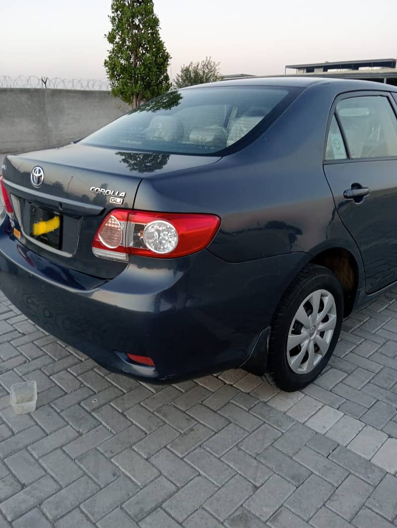 Toyota Corolla GLI 2013 1