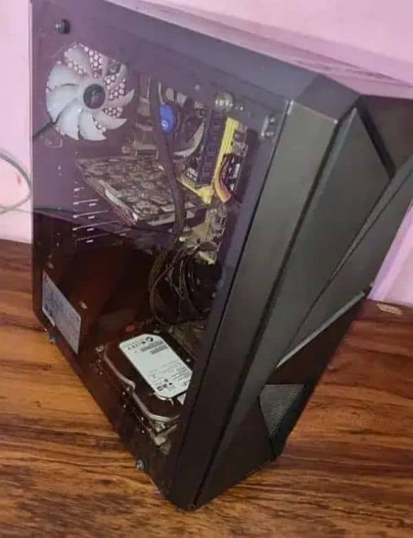 gaming PC with all accessories 1