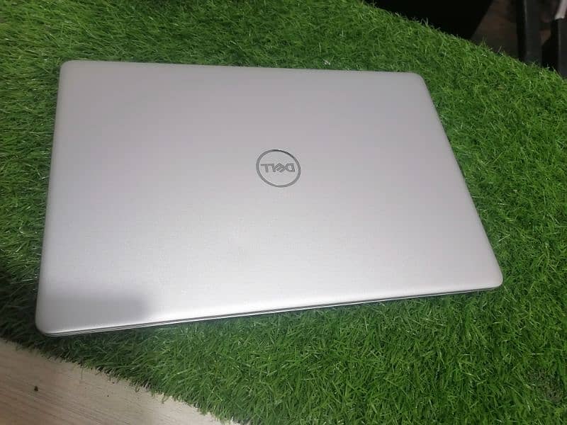 Dell 5370 i3 8th gen with 1080p FHD display+ metal body 8