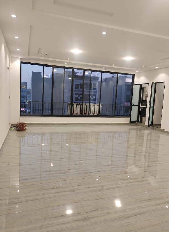 4 Marla Brand New Commercial Building For Rent 4