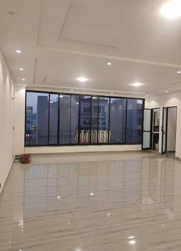 4 Marla Brand New Commercial Building For Rent 0