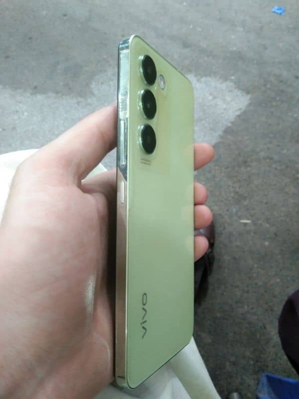 vivo y100 1