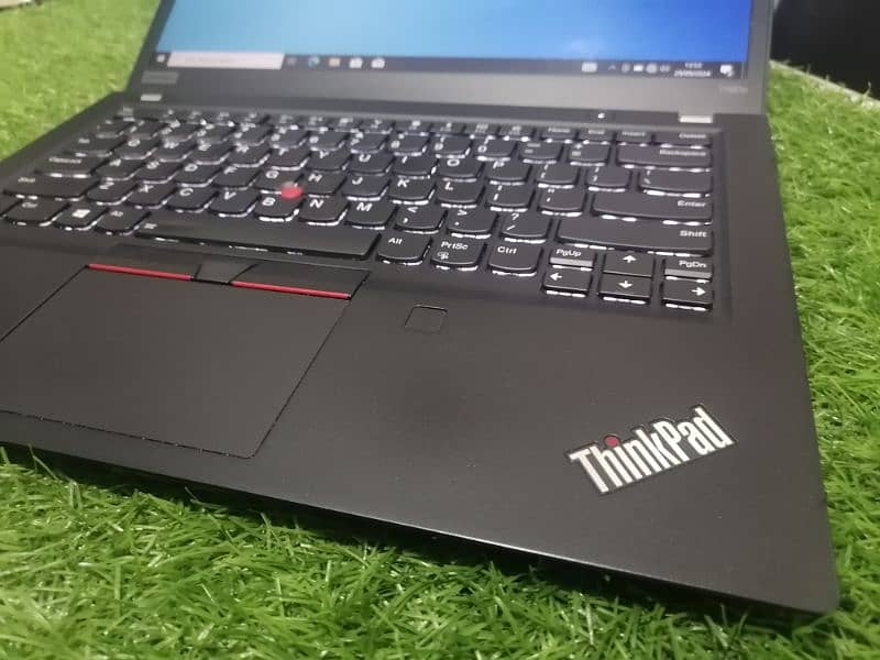 Lenovo T490s i7 8th gen with 16 GB RAM ddr4 5