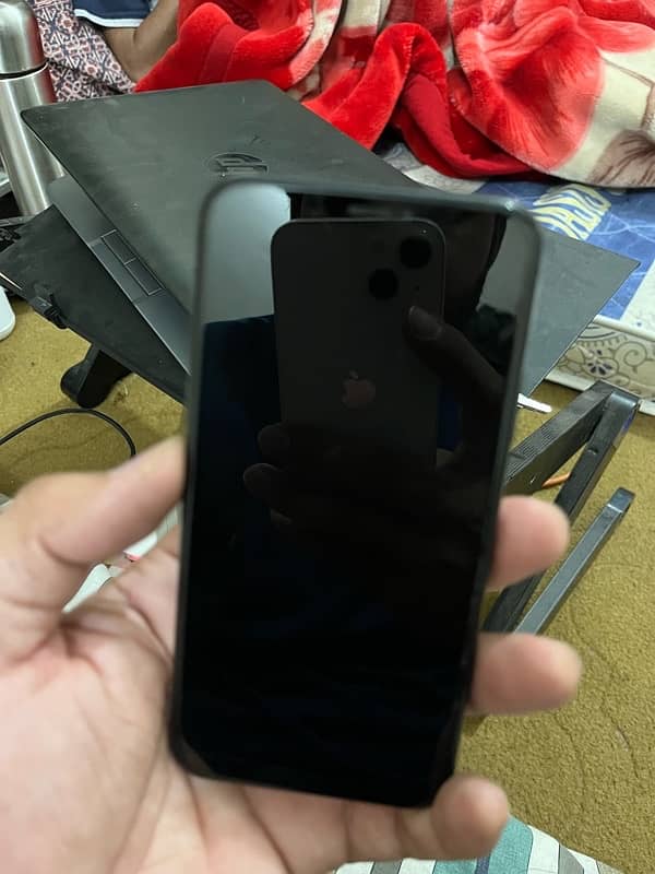 iPhone XS, front and back glass cracked, working ok 5