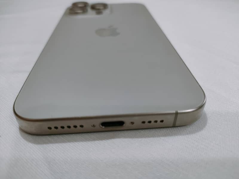 iPhone 15 Pro Max, 512Gb, Dual Sim, HK + 5 Free Covers package 4