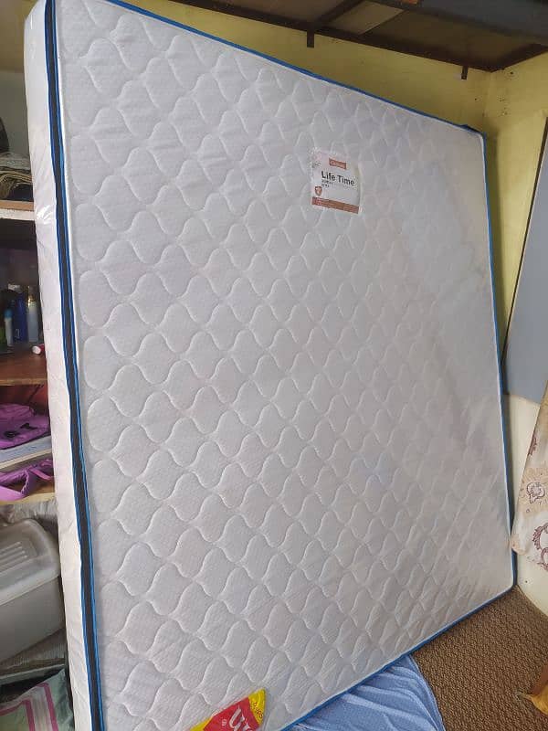 Mattress for sale (New condition 10/10) 1