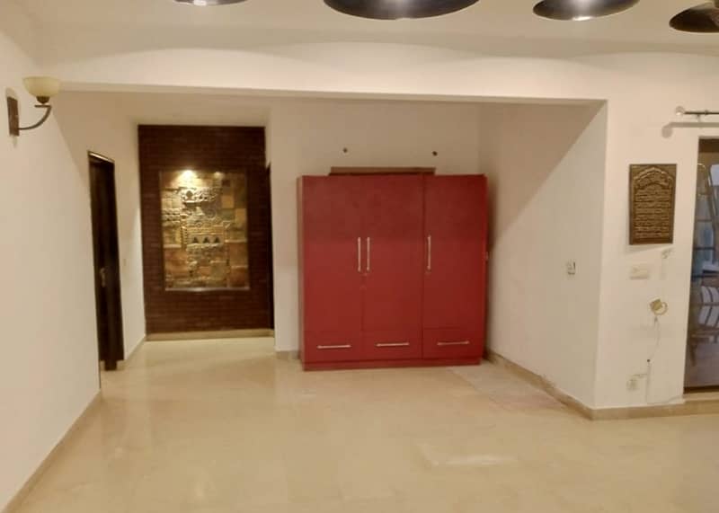 1 Kanal beautiful Upper Portion Available For Rent in DHA Phase 4 Lahore Cantt 14