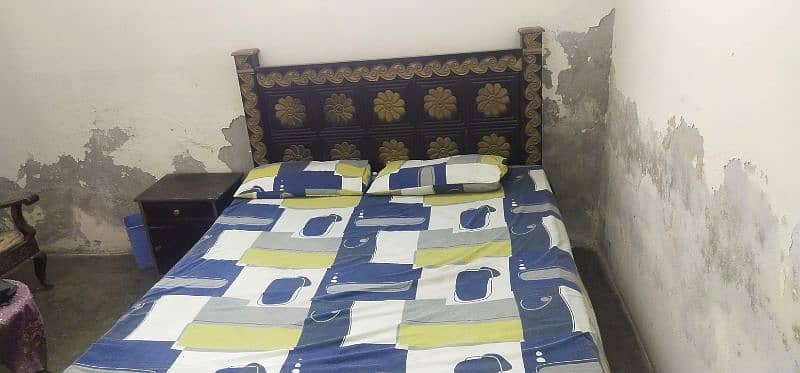 wooden full size bed for 2 person 0