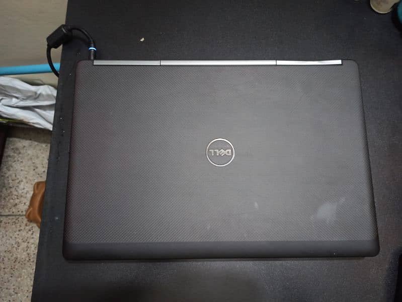 DELL Precision 7720 2