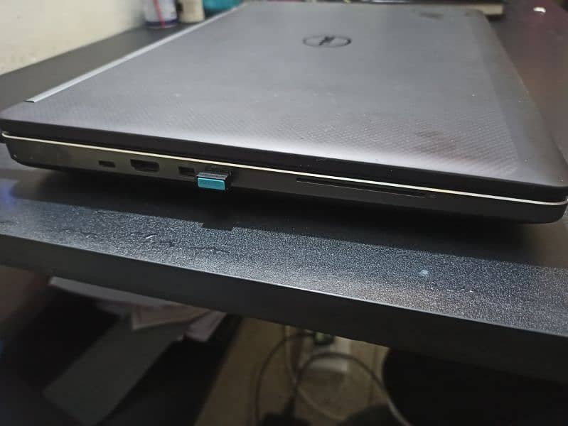 DELL Precision 7720 5