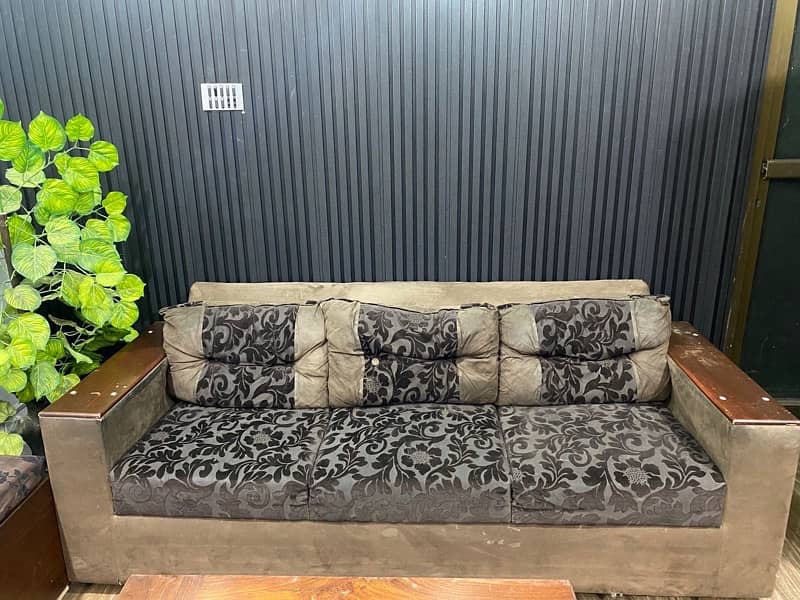 3 seater sofa 0