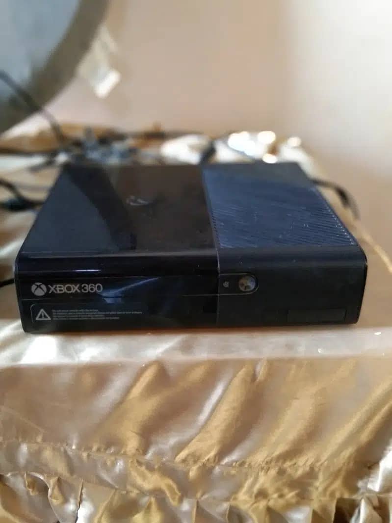 Xbox 360 E with Kinect (Jail break model) 3