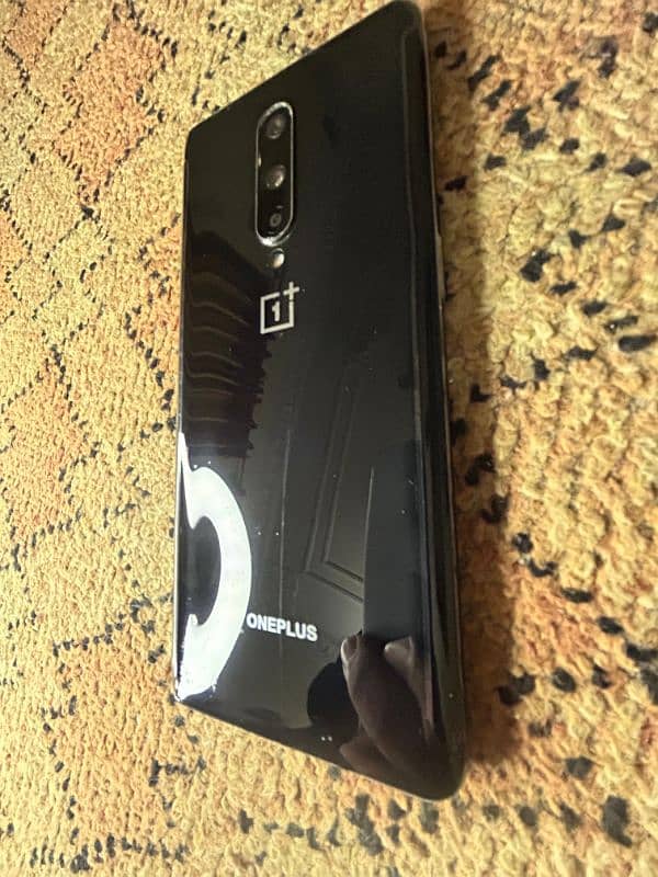 oneplus8 8gb 128gb for sale side se rough used ha every thing working 3