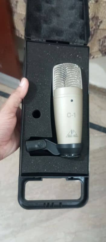 Behringer C1 2