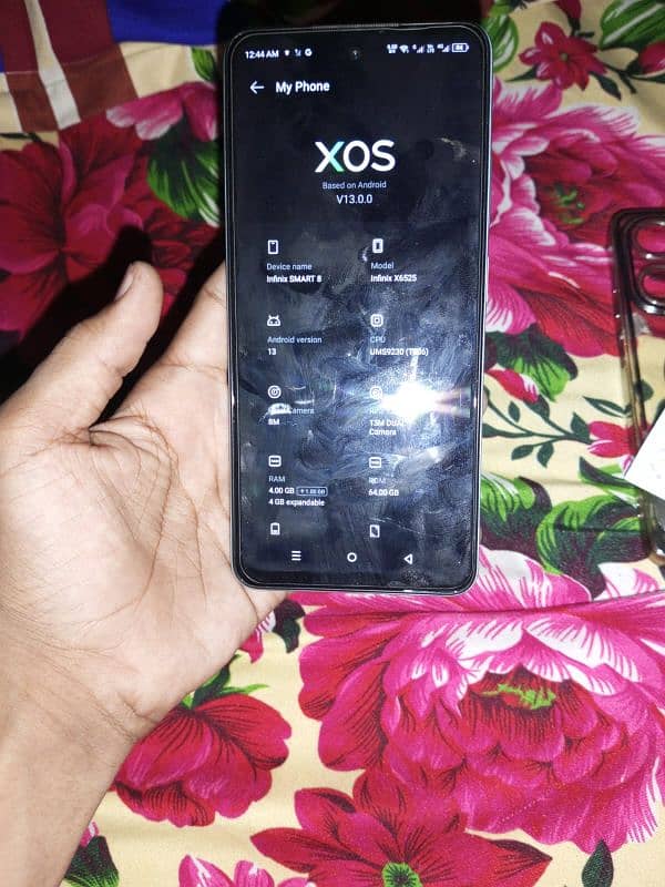 Infinix smart 8 4+4 64 no box only mobile 6