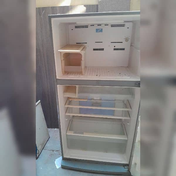 REFRIGERATOR 1