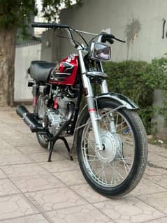 urgent sale brand new bike Honda 125 Islamabad registered