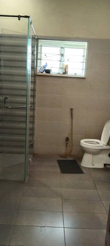 01 Kanal Luxury Beautiful Upper Portion Available For Rent in DHA Phase 5, Lahore 1