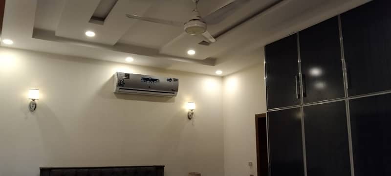 01 Kanal Luxury Beautiful Upper Portion Available For Rent in DHA Phase 5, Lahore 20