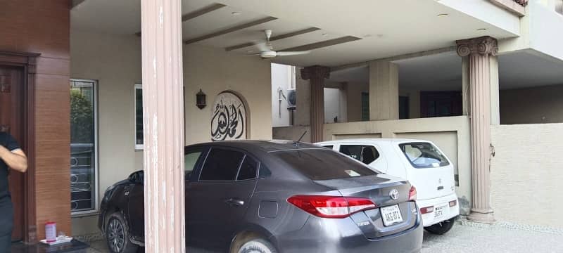 01 Kanal Luxury Beautiful Upper Portion Available For Rent in DHA Phase 5, Lahore 38