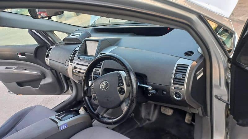 Toyota Prius 2011 6