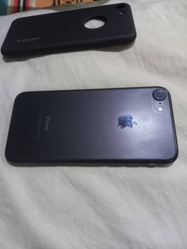 I phone 7 32 gb pta approved 0