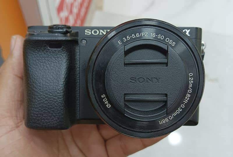 Sony Alpha a6400 Mirrorless Digital Camera with 16-50mm Lens 0