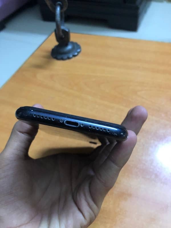 IPHONE XR 4