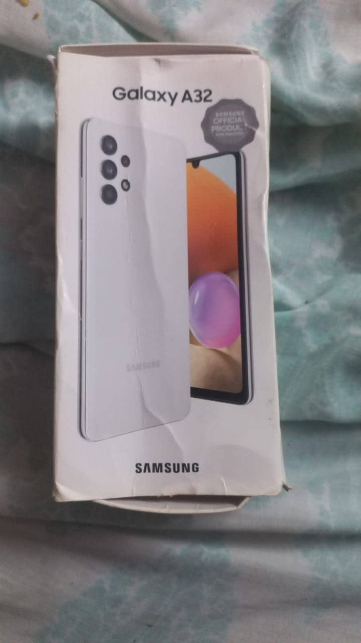 Urgently Sell Samsung Galaxy A32 along with Box 4