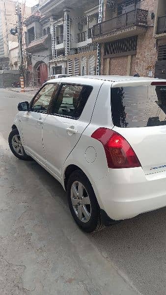 Suzuki Swift Dlx 2012/2013. 7